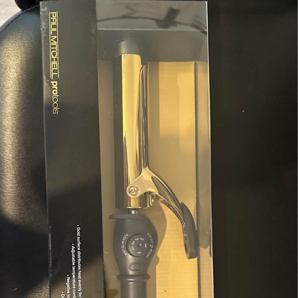 Brand new Paul Mitchell 1.25 barrel curling iron